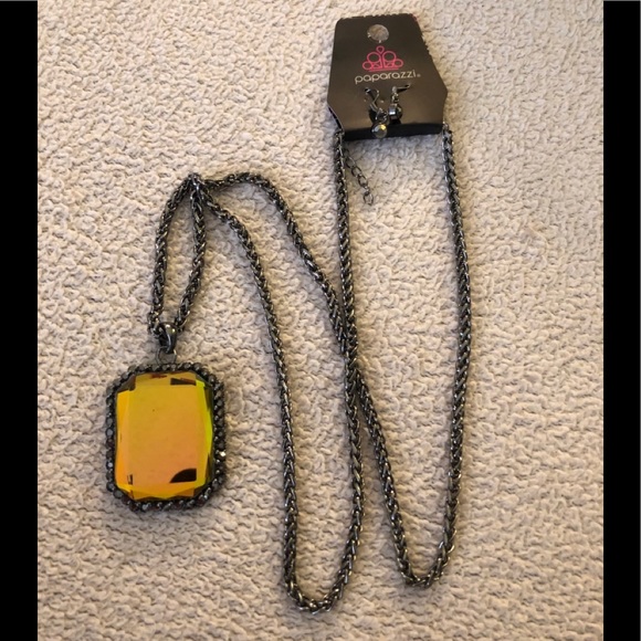 Paparazzi Let Your heir Down green/yellow necklace
